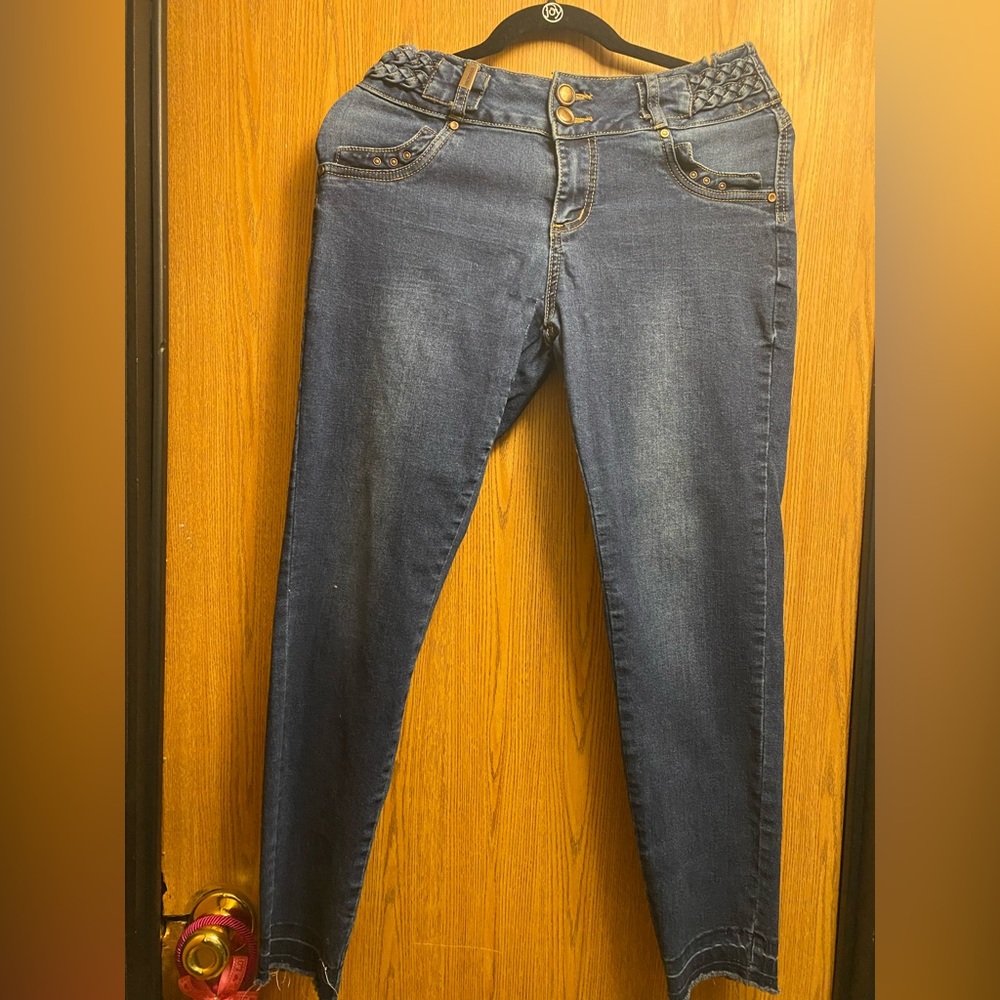 Sexy couture Braided jeans with raw hem